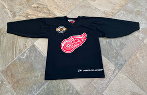 Vintage Detroit Red Wings Pro Player Hockey Jersey, Size Youth L/XL