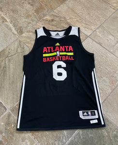 Atlanta Hawks Pero Antić  Team Issued Adidas Practice Basketball Jersey, Size Large