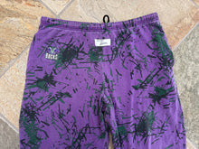Load image into Gallery viewer, Vintage Milwaukee Bucks Zubaz Basketball Pants, Size Medium