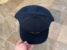 Load image into Gallery viewer, Vintage Notre Dame Fighting Irish New Era Snapback College Hat