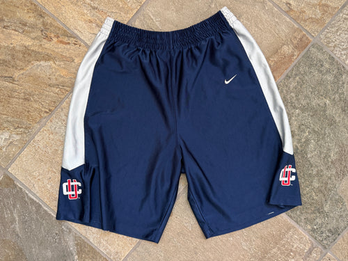 Vintage UCONN Huskies Nike Basketball College Shorts, Size Medium