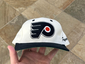 Vintage Philadelphia Flyers Russell Athletic Snapback Hockey Hat