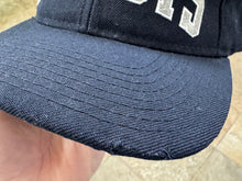 Load image into Gallery viewer, Vintage Dallas Cowboys Starter Arch Snapback Football Hat