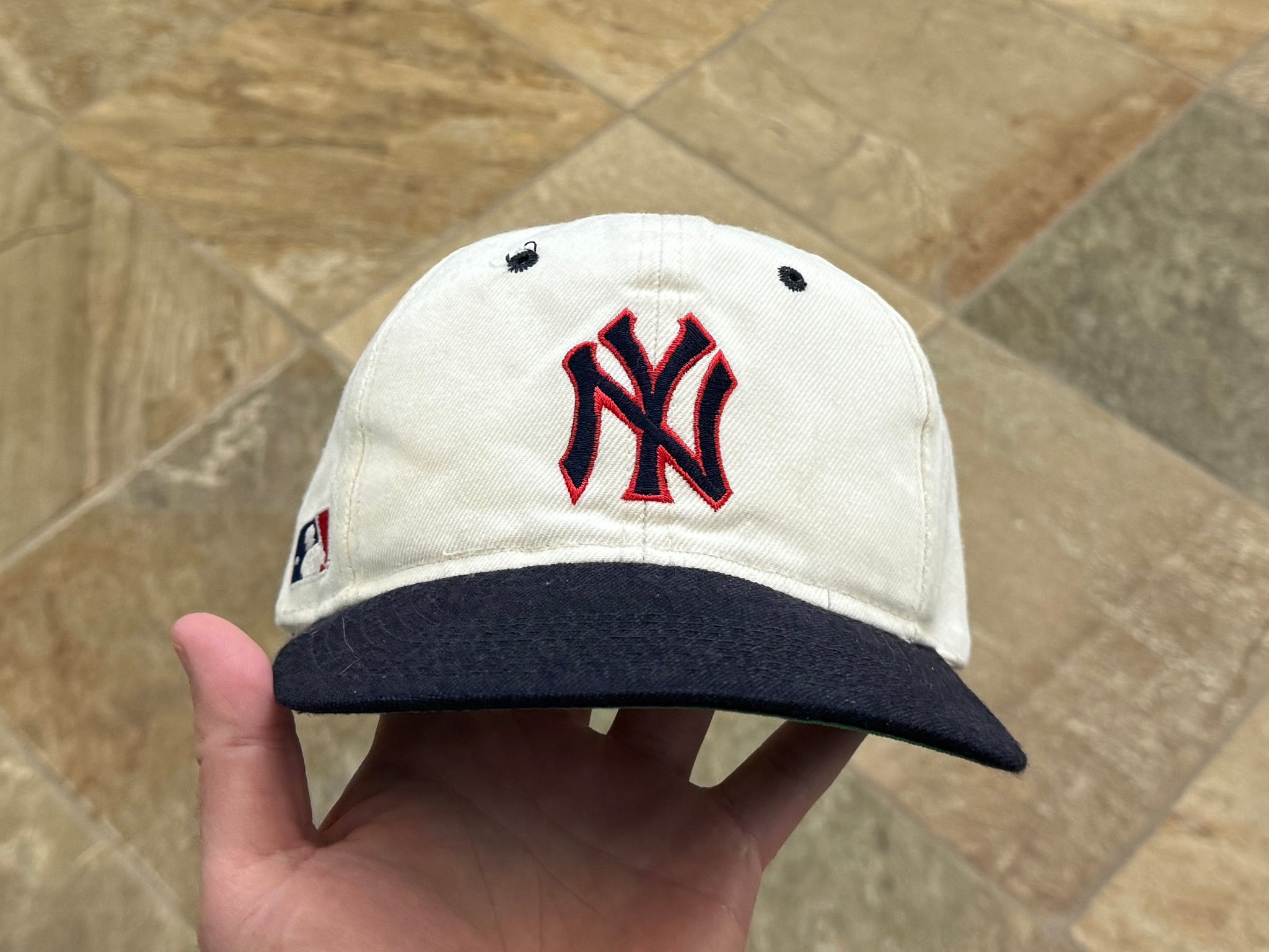 ヴィンテージsports specialtiesヤンキーススナップバックキャップ NWT Vintage New York Yankees Sports Specialties Primary Logo