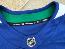 Load image into Gallery viewer, Vancouver Canucks Fanatics Hockey Jersey, Size Large