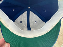 Load image into Gallery viewer, Vintage Atlanta Braves Youngan Pro Fitted Baseball Hat, Size 7 1/8