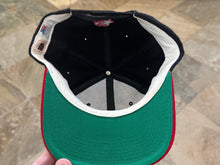 Load image into Gallery viewer, Vintage Chicago Blackhawks Starter Bar Script Snapback Hockey Hat