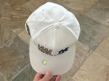 Load image into Gallery viewer, Vintage New York Yankees 1996 World Series Signatures Snapback Baseball Hat