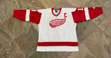 Load image into Gallery viewer, Vintage Detroit Red Wings Steve Yzerman Starter Hockey Jersey, Size XL