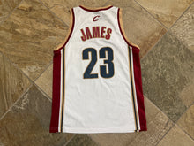 Load image into Gallery viewer, Vintage Cleveland Cavaliers Lebron James Nike Basketball Jersey, Size Medium