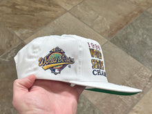 Load image into Gallery viewer, Vintage New York Yankees 1996 World Series Signatures Snapback Baseball Hat