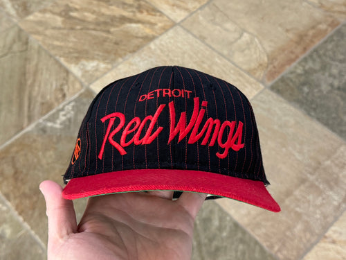 Vintage Detroit Red Wings Sports Specialties Script Pinstripe Snapback Hockey Hat