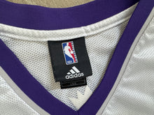 Load image into Gallery viewer, Vintage Sacramento Kings Kevin Martin Adidas Basketball, Size Large