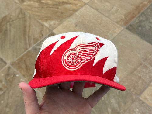 Vintage Detroit Red Wings Logo Athletic Sharktooth Snapback Hockey Hat