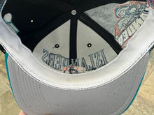 Load image into Gallery viewer, Vintage New York Islanders Sports Specialties Laser Snapback Hockey Hat