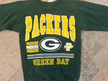Load image into Gallery viewer, Vintage Green Bay Packers Football Sweatshirt, Size Youth Large, 12-14