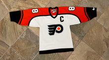Load image into Gallery viewer, Vintage Philadelphia Flyers Eric Lindros Nike Hockey Jersey, Size Small