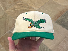 Load image into Gallery viewer, Vintage Philadelphia Eagles Starter Snapback Football Hat