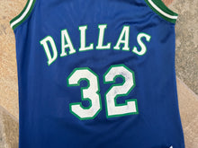 Load image into Gallery viewer, Vintage Dallas Mavericks Jamal Mashburn Champion Basketball Jersey, Size 40, Medium