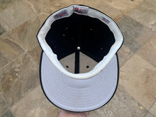 Load image into Gallery viewer, Vintage San Francisco Giants New Era Pro Fitted Baseball Hat, Size 7 1/2