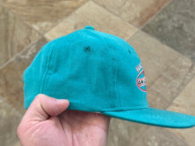 Load image into Gallery viewer, Vintage Vancouver Grizzlies Sports Specialties Snapback Hockey Hat