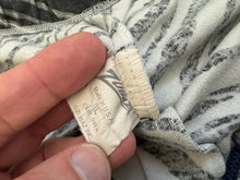 Load image into Gallery viewer, Vintage Los Angeles Raiders Zubaz Football Pants, Size Large