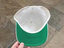 Load image into Gallery viewer, Vintage New York Yankees 1996 World Series Signatures Snapback Baseball Hat