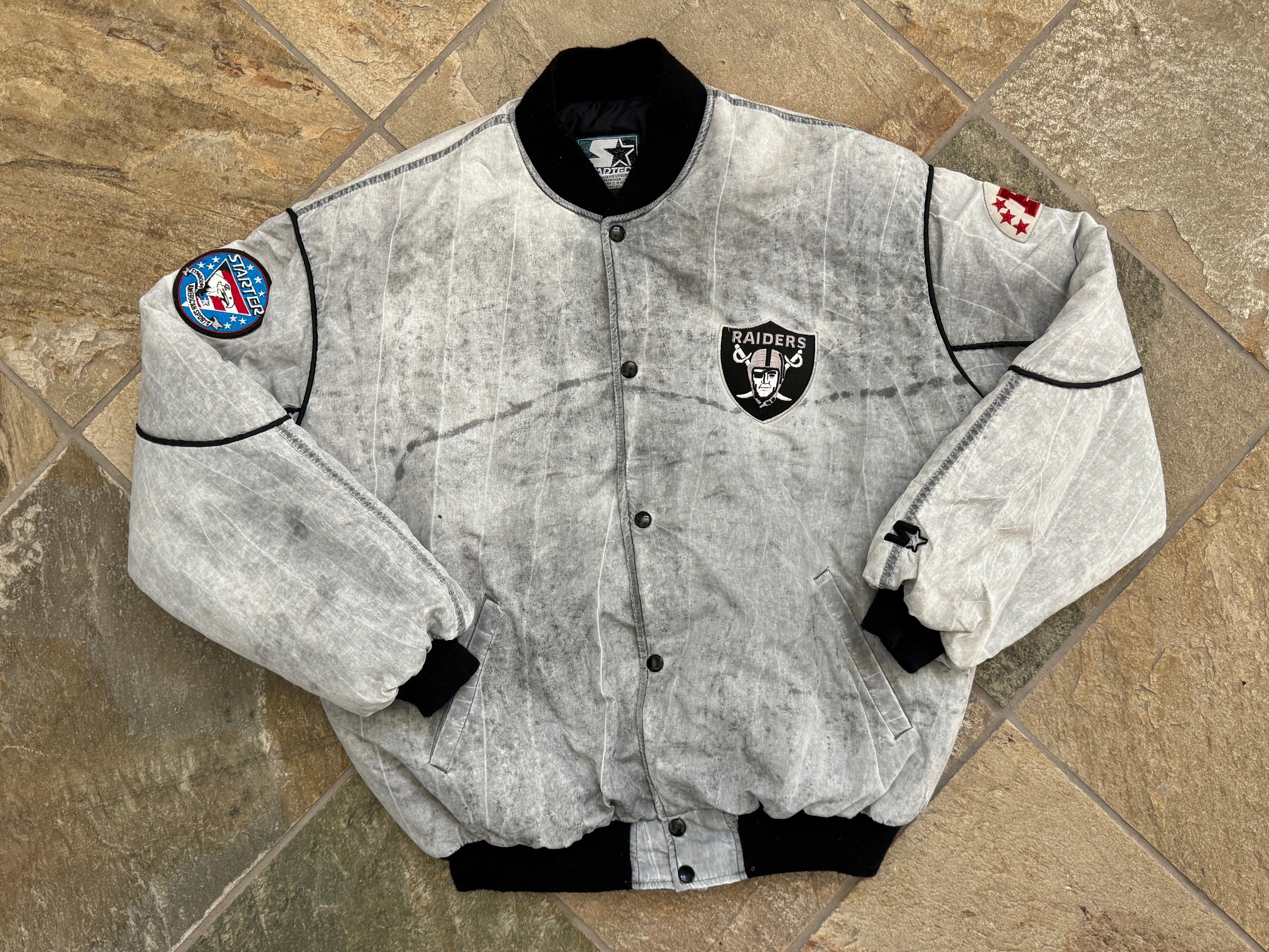 StarterNFLオークランド・レイダース シルバースタジアムジャケット3XL A8D7ED60-B994-41BC-8766-