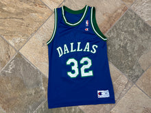 Load image into Gallery viewer, Vintage Dallas Mavericks Jamal Mashburn Champion Basketball Jersey, Size 40, Medium