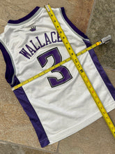 Load image into Gallery viewer, Vintage Sacramento Kings Gerald Wallace Reebok Basketball Jersey, Size Youth Small, 6-8