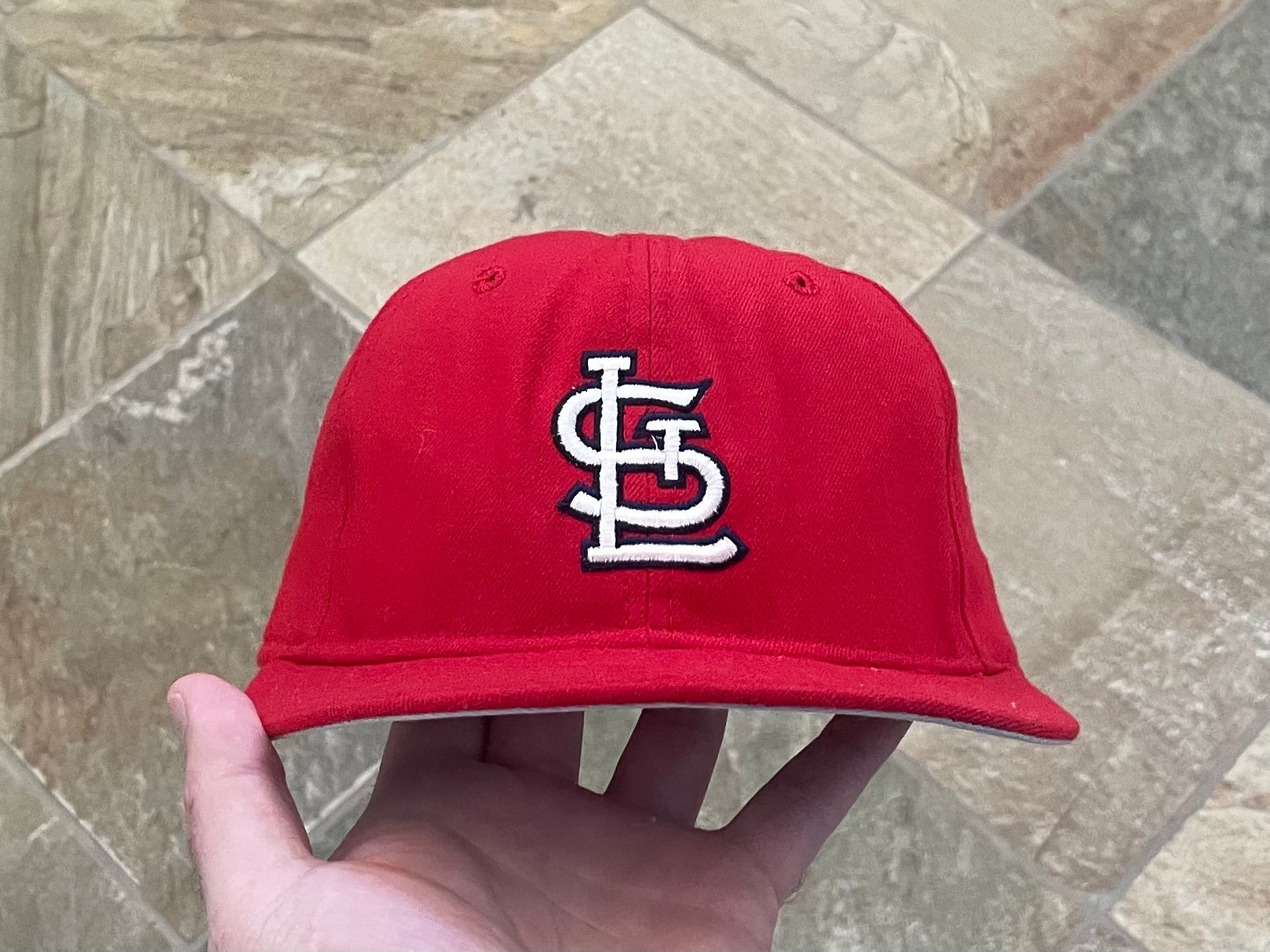 Vintage St. Louis Cardinals New Era Pro Fitted Baseball Hat, Size 6 7/ –  Stuck In The 90s Sports