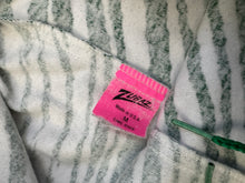 Load image into Gallery viewer, Vintage Seattle Supersonics Zubaz Basketball Pants, Size Medium