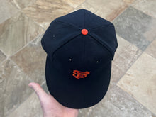 Load image into Gallery viewer, Vintage San Francisco Giants New Era Pro Fitted Baseball Hat, Size 7 1/2