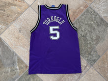 Load image into Gallery viewer, Vintage Sacramento Kings Hedo Turkoglu Champion Basketball Jersey, Size Youth Large, 14-16