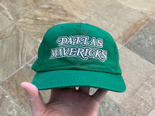 Load image into Gallery viewer, Vintage Dallas Mavericks Starter Arch Snapback Basketball Hat