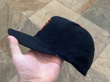 Load image into Gallery viewer, Vintage San Francisco Giants New Era Pro Fitted Baseball Hat, Size 7 1/2