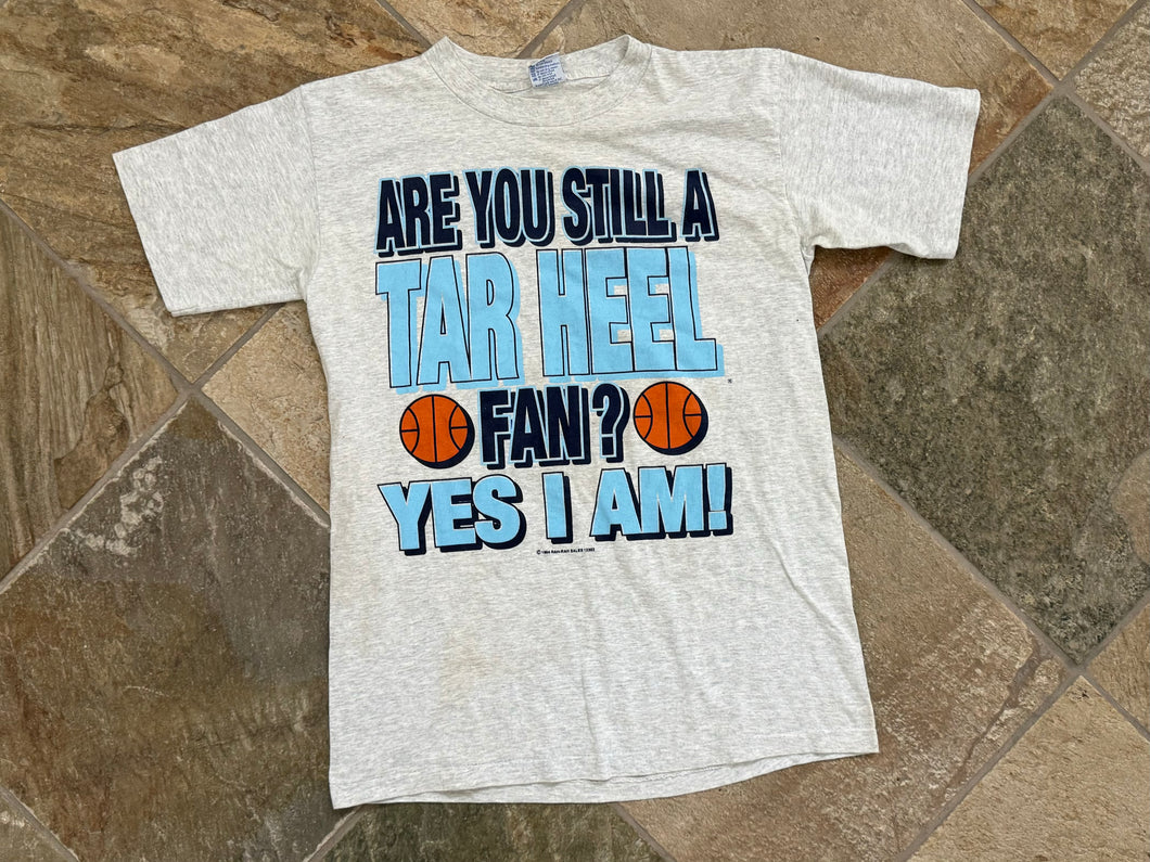 Vintage UNC North Carolina Tarheels Basketball College TShirt, Size Large