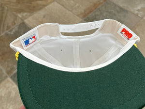 Vintage Oakland Athletics Universal Snapback Baseball Hat