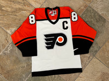 Load image into Gallery viewer, Vintage Philadelphia Flyers Eric Lindros Nike Hockey Jersey, Size Small