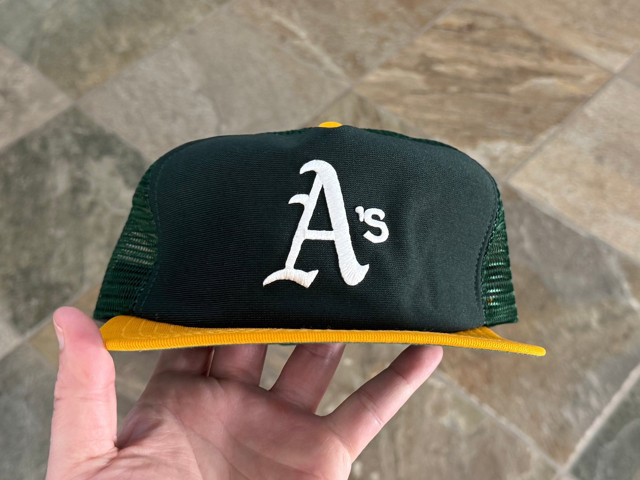 ウェア VINTAGE Oakland Athletics dead stock CAP Vintage 90s Deadstock Oakland A's Athletics SnapBack Hat NOS