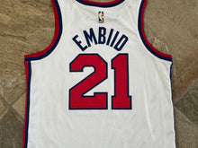 Load image into Gallery viewer, Philadelphia 76ers Joel Embiid Nike Swingman Basketball Jersey, Size 44, Medium