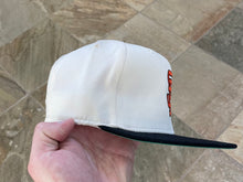 Load image into Gallery viewer, Vintage San Francisco Giants New Era Pro Fitted Baseball Hat, Size 6 3/4