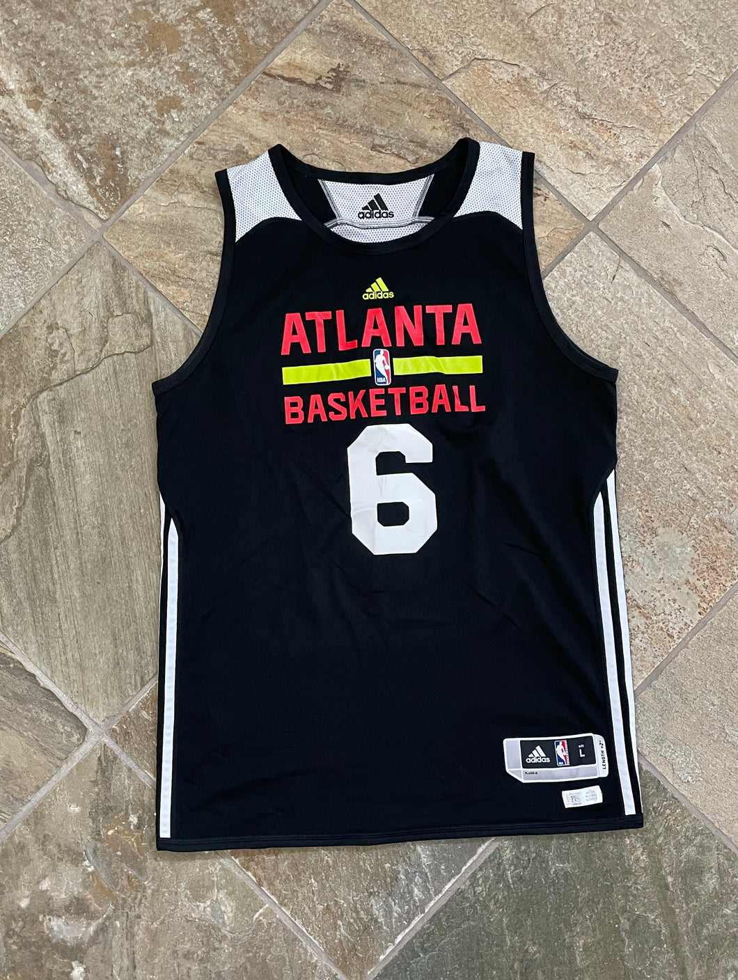 Atlanta Hawks Pero Antić  Team Issued Adidas Practice Basketball Jersey, Size Large