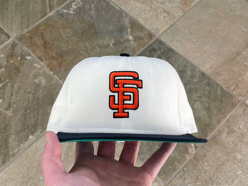 Vintage San Francisco Giants New Era Pro Fitted Baseball Hat, Size 6 7/8
