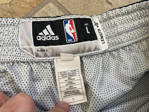 New Orleans Pelicans Teams Issued Adidas Basketball Shorts, Size Large