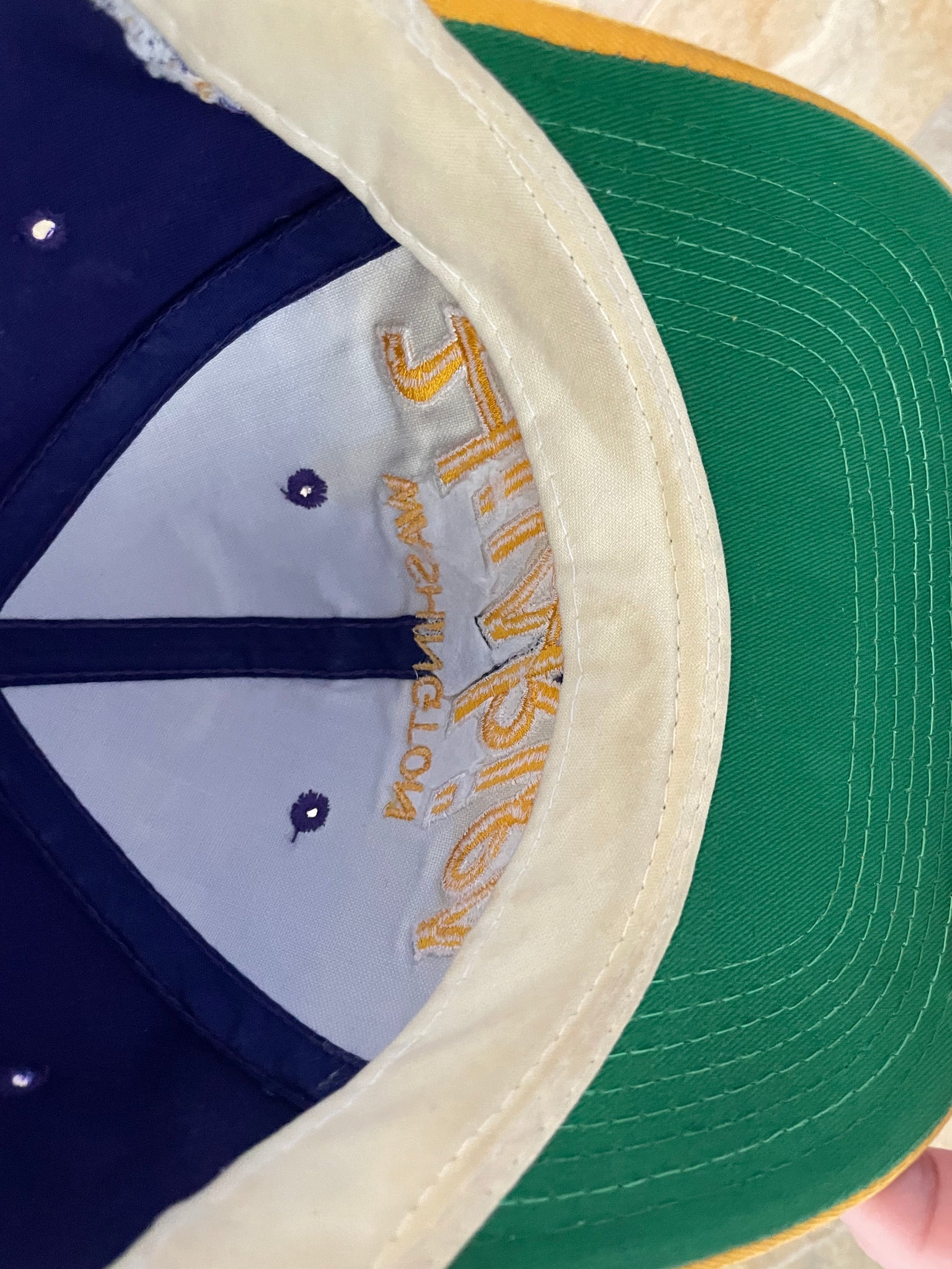 Vintage 1990s Sports Specialties NCAA University of Washington UW Udub  Huskies Velcro Hat for Sale in Tacoma, WA - OfferUp