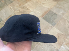 Load image into Gallery viewer, Vintage New York Giants Starter Snapback Football Hat