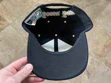 Load image into Gallery viewer, Vintage Green Bay Packers Drew Pearson Old English Snapback Football Hat