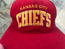 Load image into Gallery viewer, Vintage Kansas City Chiefs Starter Arch Snapback Football Hat