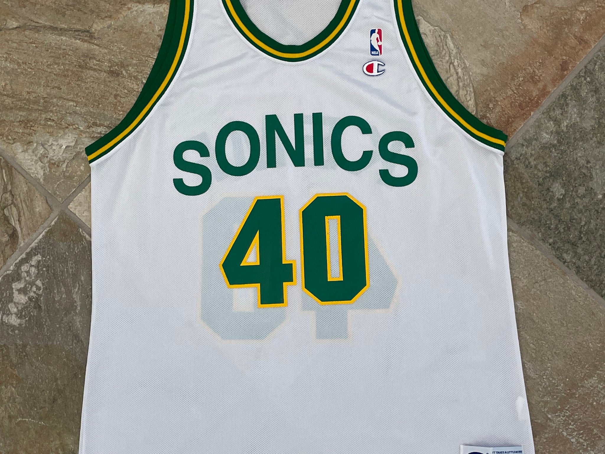 90s Seattle Supersonics Shawn Kemp t-shirt Youth Extra Large - The